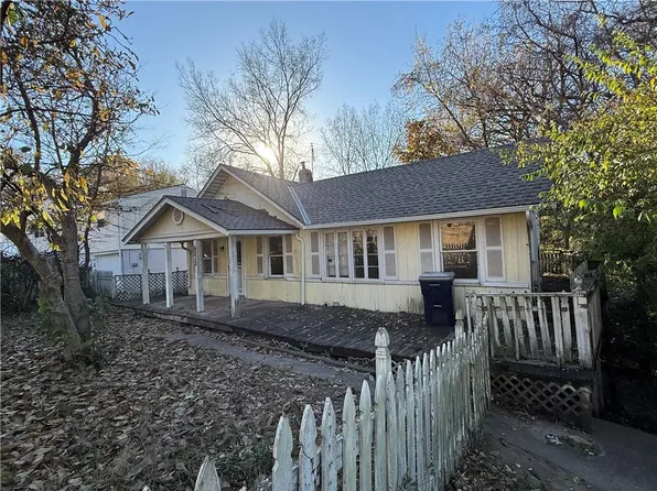 6212 Eugene Field Rd, Kansas City, MO 64119