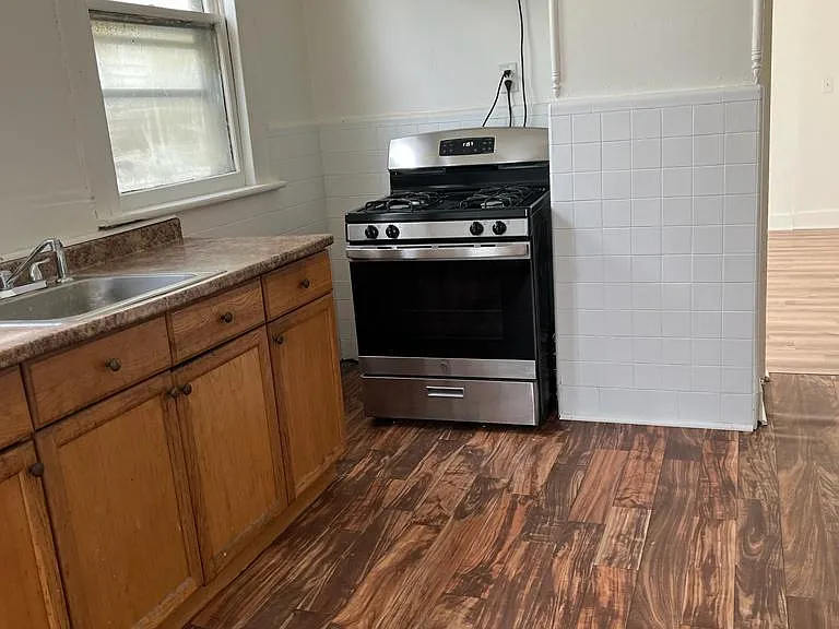 797 Beechwood Ave #2 — Photo 11