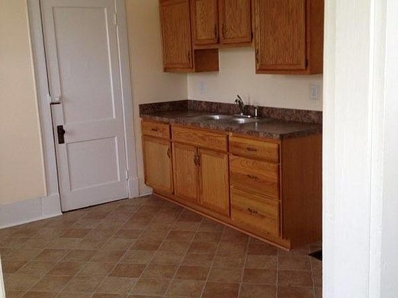 5th image of 4001 S 1st St