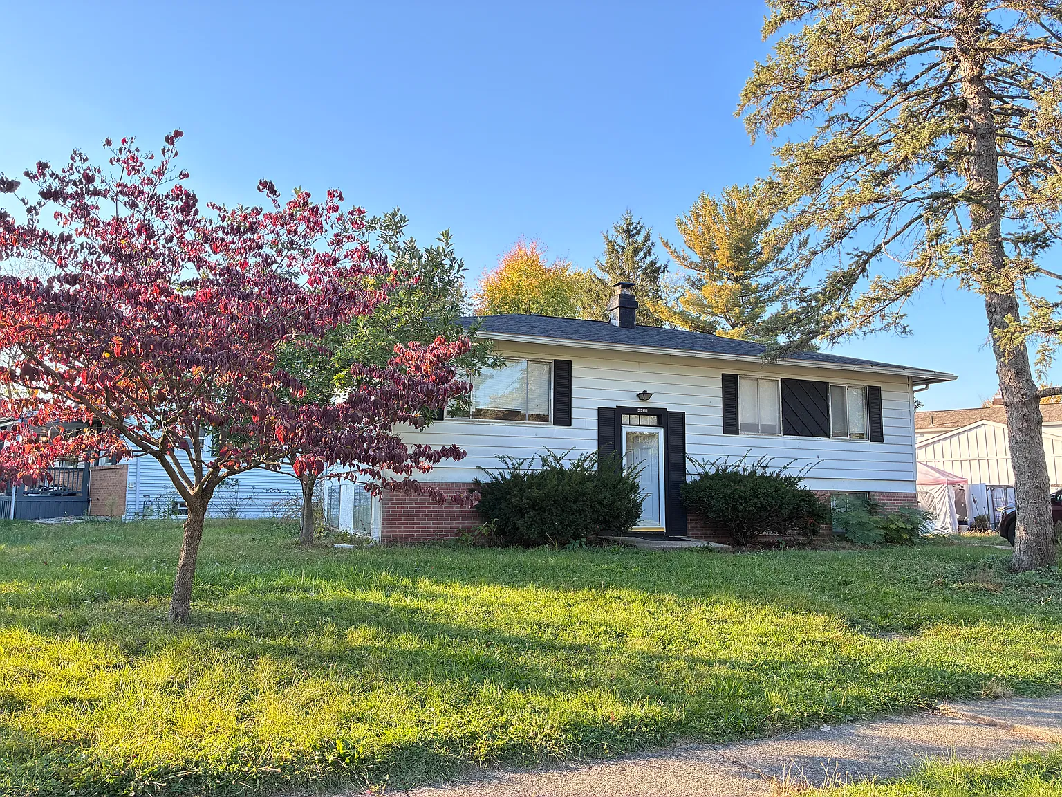 3 bed, 2057 sqft, $2,200 — Photo 1