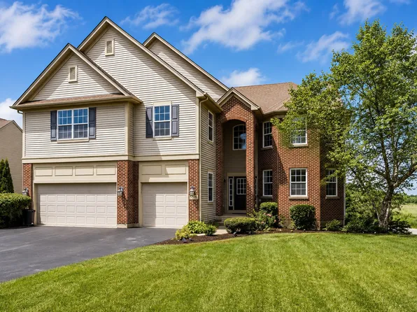 5218 Greenshire Cir, Lake In The Hills, IL 60156