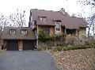 37 Outlook Farm Dr, New Paltz, NY 12561