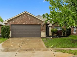 8521 Shallow Creek Dr, Fort Worth, TX 76179