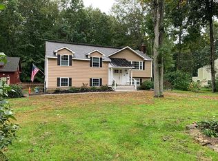 19 Stepping Stone Ln, Madison, CT 06443
