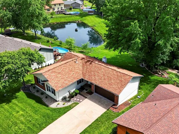 4211 Elkhart Lake Rd, Saint Charles, MO 63304