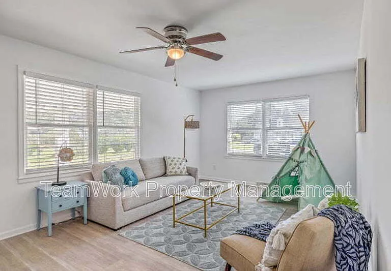 702 N Palmetto St — Photo 15