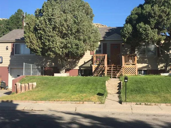 902 14th St, Rawlins, WY 82301