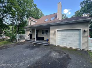 125 Mourning Dove Ct, Bushkill, PA 18324