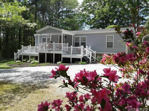 337 Longwood Dr, Bracey, VA 23919