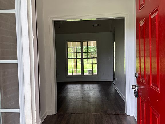 2nd image of 39 Joyce Dr