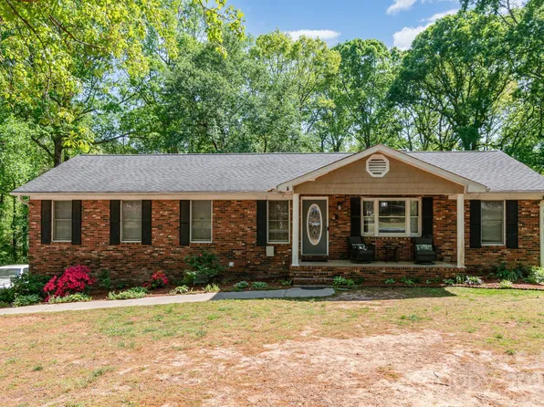 1565 Oakridge Dr, Salisbury, NC 28146