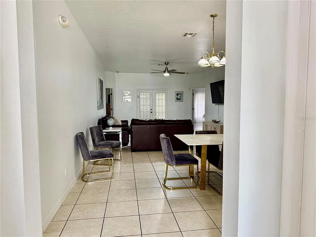 4 bed, 3.0 bath, 1853 sqft, $2,500 — Photo 4