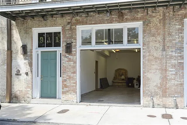 911 Barracks St — Photo 2