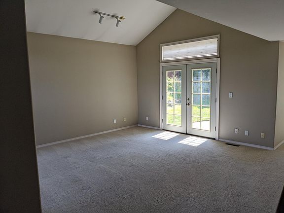 3rd image of 6181 NE 195th Ct