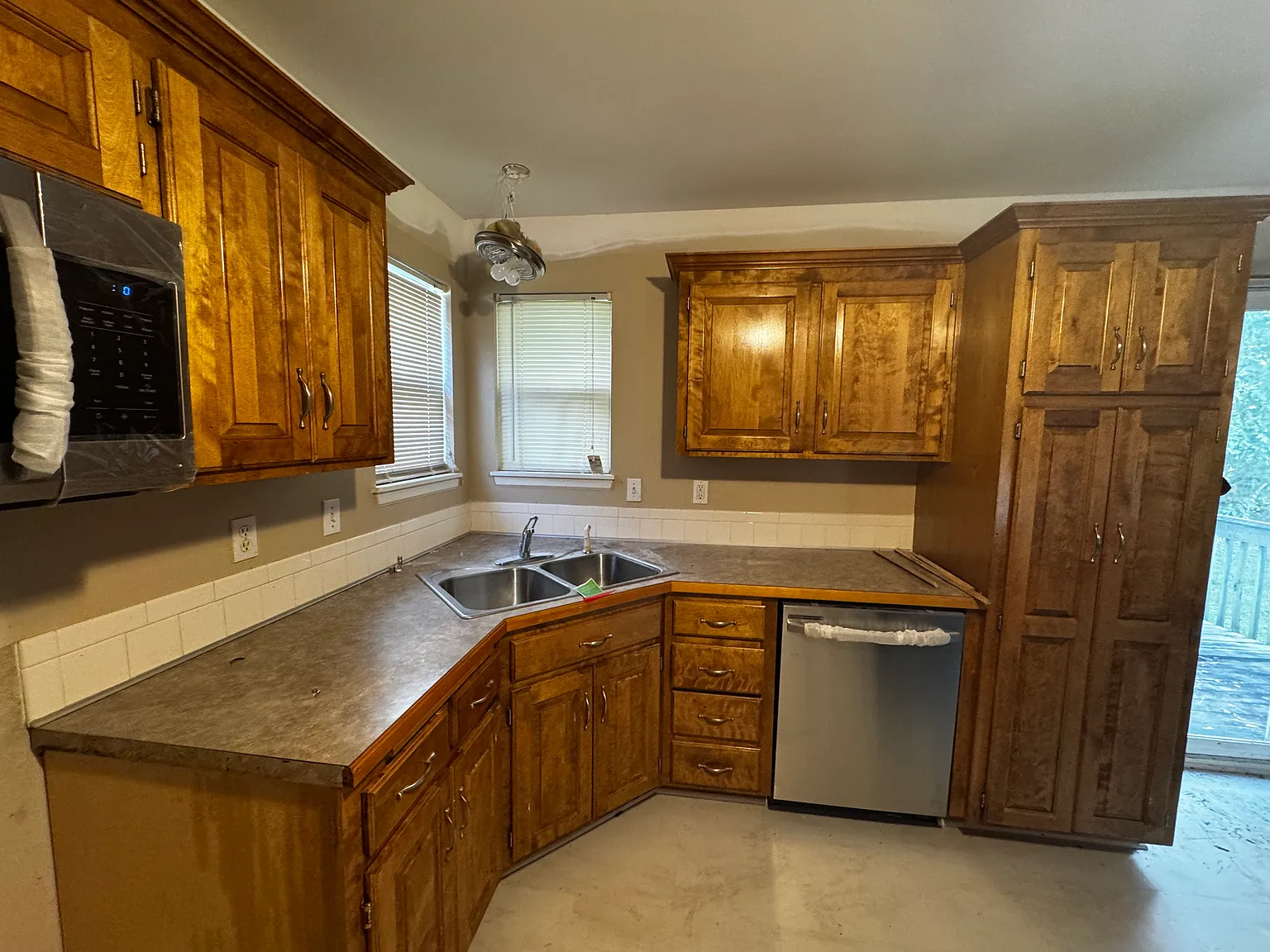 3 bed, 2.5 bath, 1764 sqft, $2,150 — Photo 4