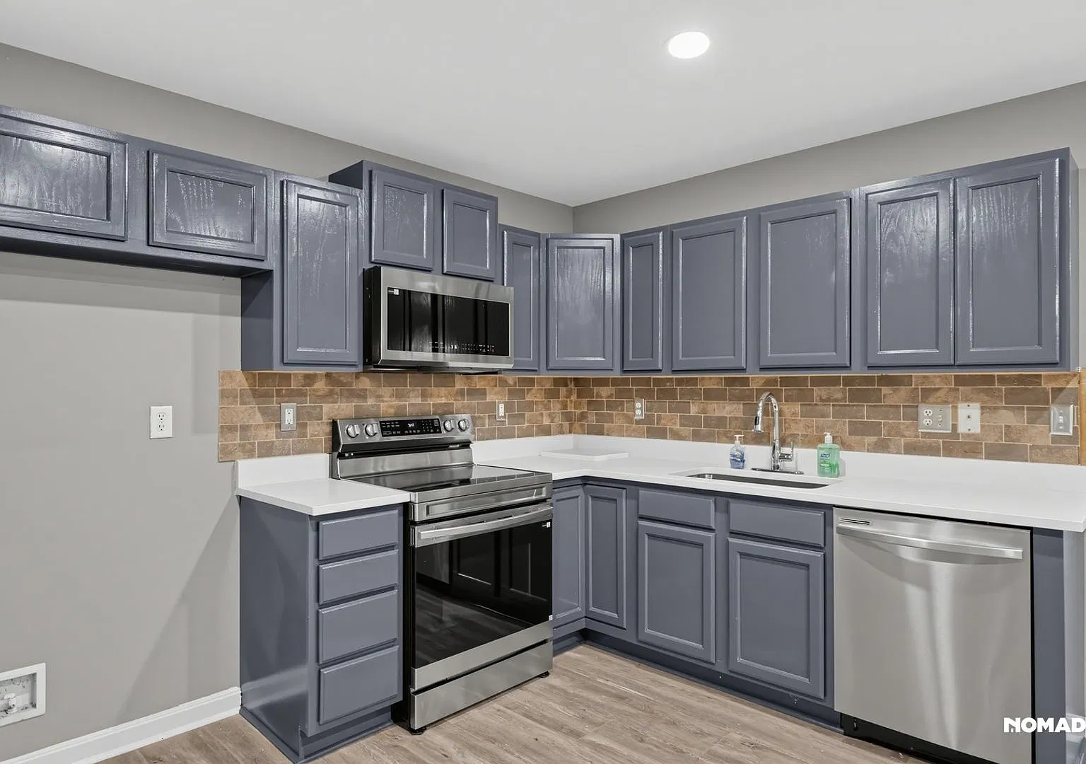 Spacious 4BR House in Baltimore — Photo 4