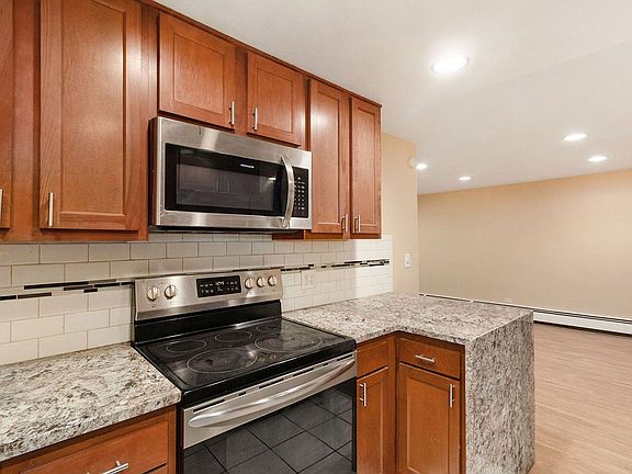 5th image of 701 N Pearl St APT 105
