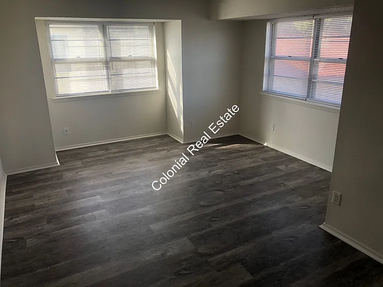 805 Laurelwood Dr — Photo 9