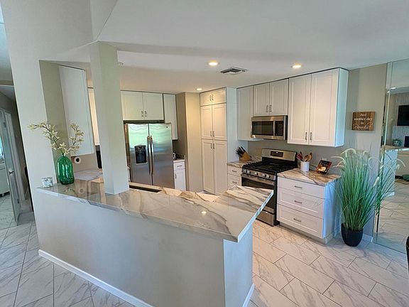 5th image of 33 Mission Ct