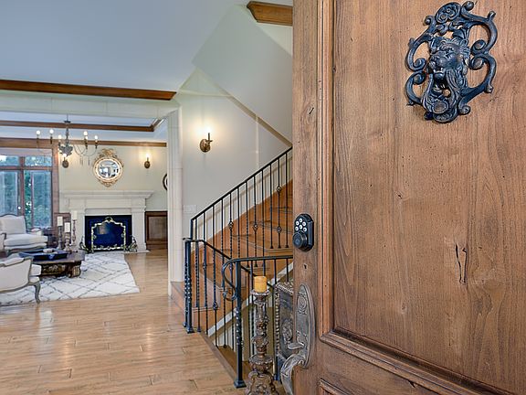 2nd image of 10126 NE 66th Ln