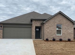 112 Molly Ln, Maumelle, AR 72113