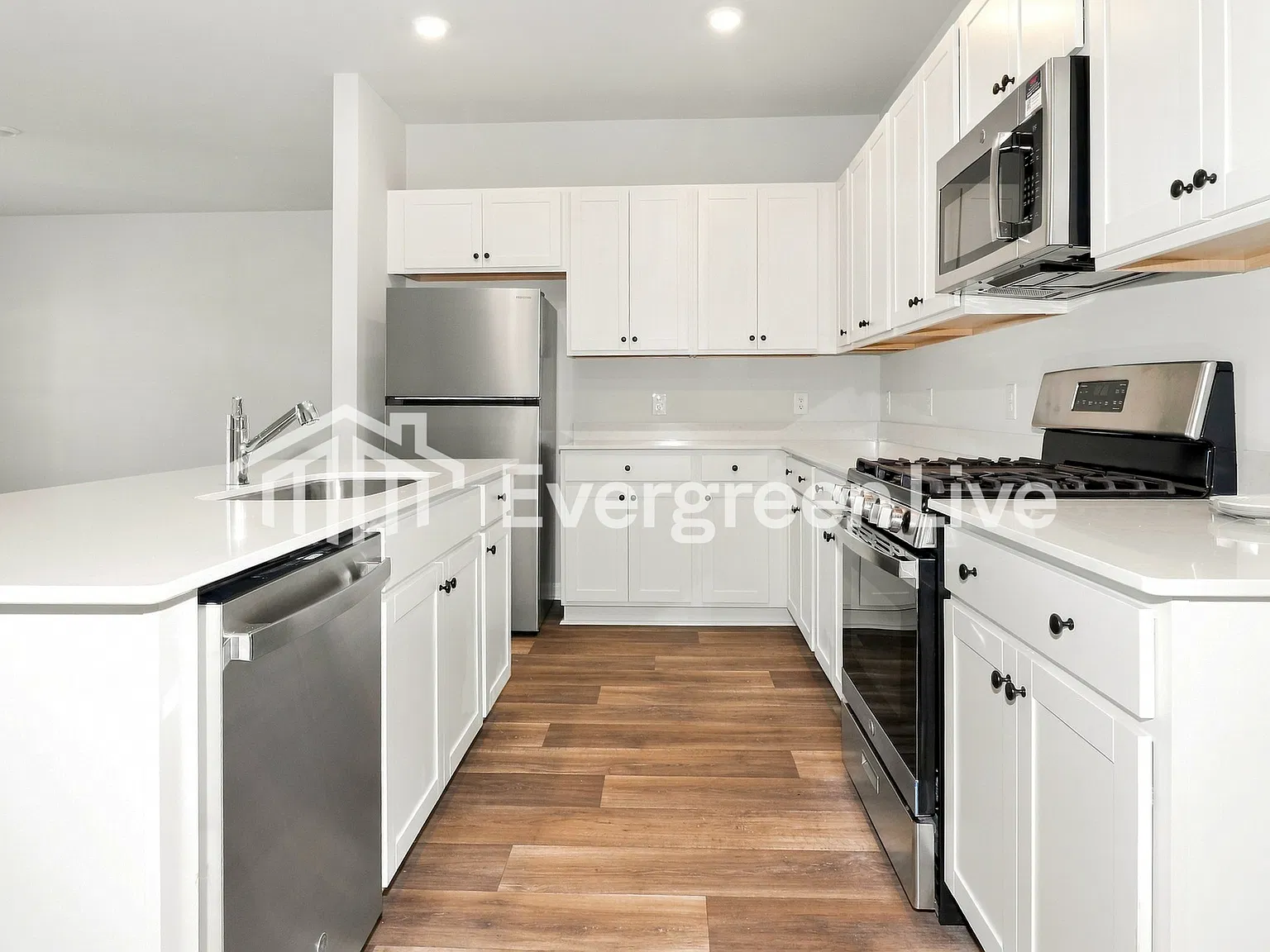 3 bed, 2.0 bath, 1520 sqft, $2,295 — Photo 3