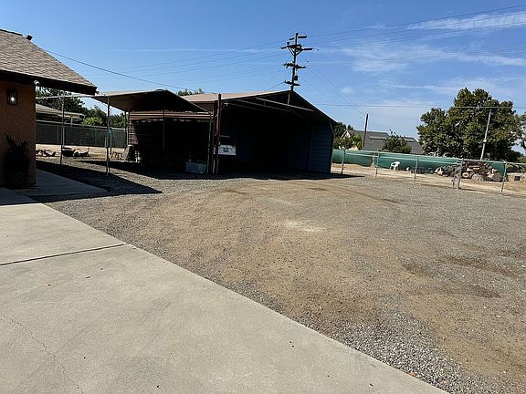 3rd image of 4765 W Shields Ave