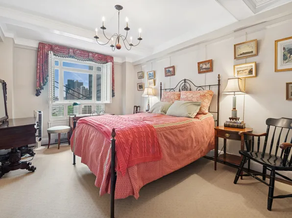 2 Beekman Place 12D image 3 of 4