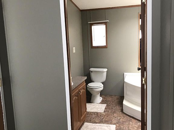 5th image of 4020 6th Ave