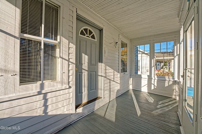 3rd image of 105 Sacandaga Road