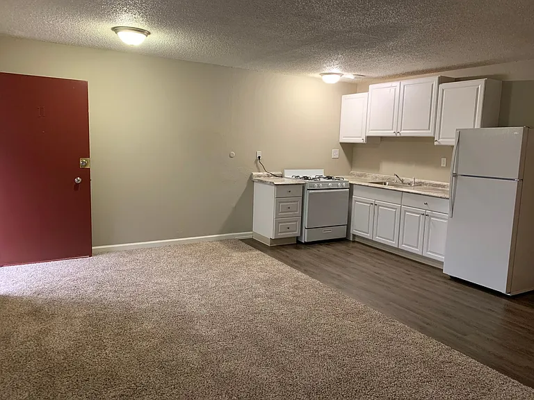 Carabay Apartments - Gated Community Featuring 1 and 2 Bedroom Apartments! — Photo 14