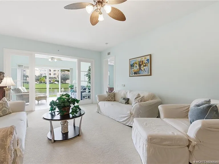 1 Harbour Isle Dr #104 — Photo 4