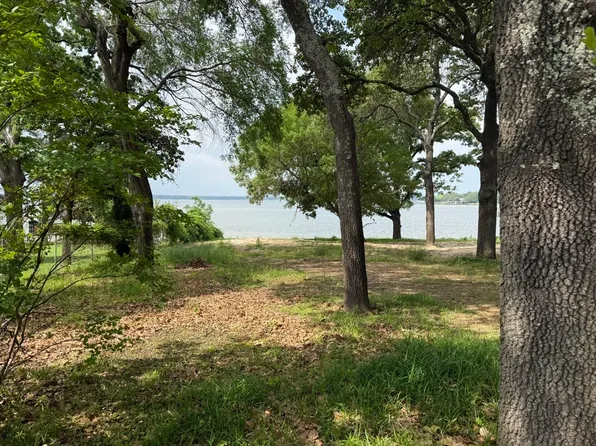 107 Misty Glen Cir, Mabank, TX 75156