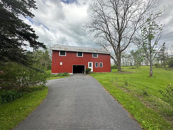 3rd image of 914 Middle Rd