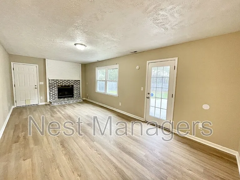 623 Daharan Dr — Photo 15
