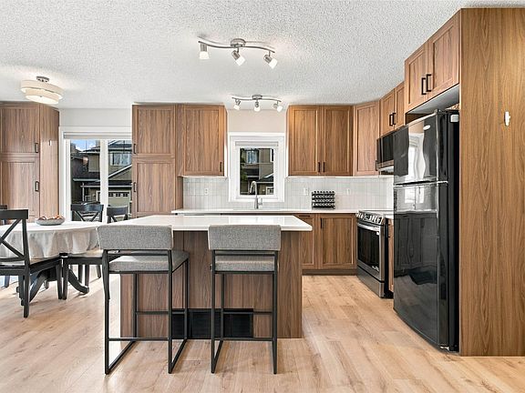 4th image of 120 Magrath Rd NW #60