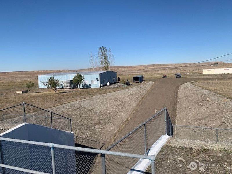 4th image of 50342 Brown Rd E