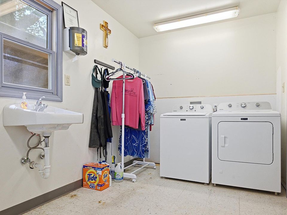 19th image of 3022 NW Rochester Rd