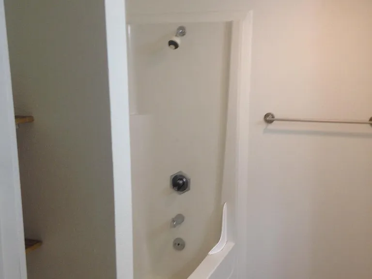 622 Nickey Way #B — Photo 8