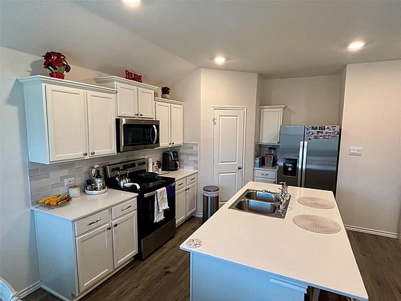 4th image of 6413 Shoreline Ln