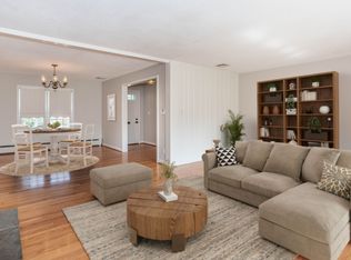 4 Waterside Ln, West Hartford, CT 06107