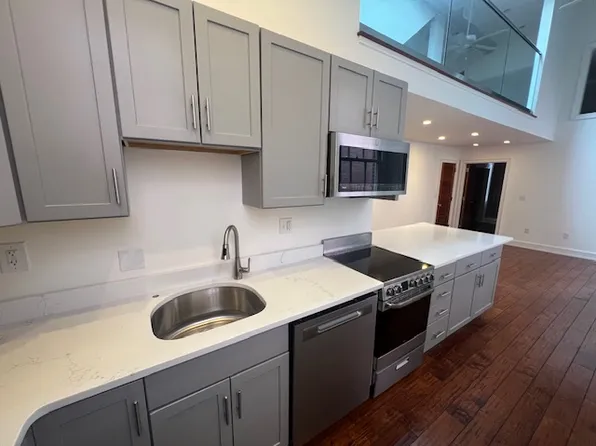 125 Washington St #203, Salem, MA 01970