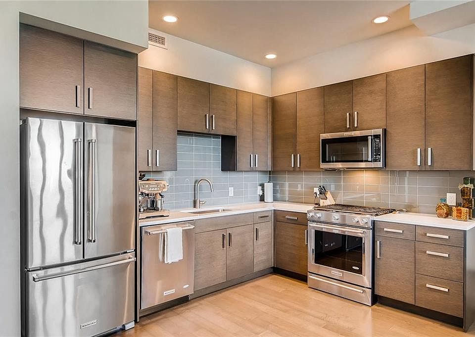 1st image of 222 West Ave #2210