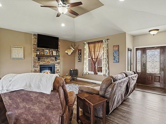 4th image of 2000 Shady Ln