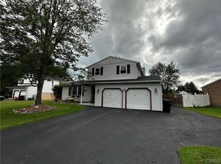 5385 Amalfi Dr, Clay, NY 13041