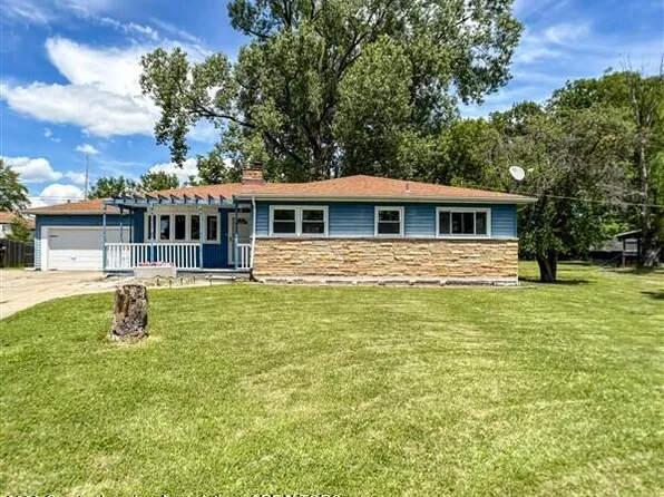 926 Dryer Farm Rd, Lansing, MI 48917