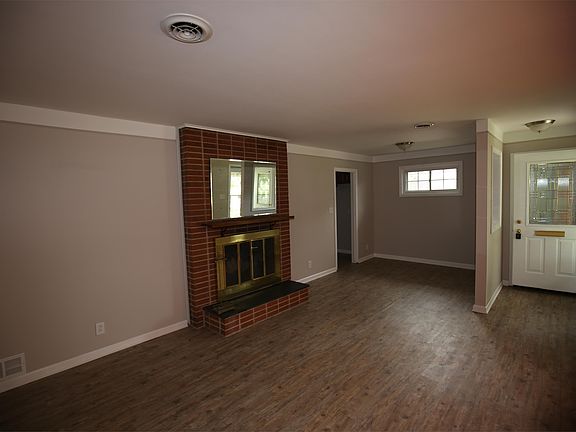 4th image of 26430 Dale Ct