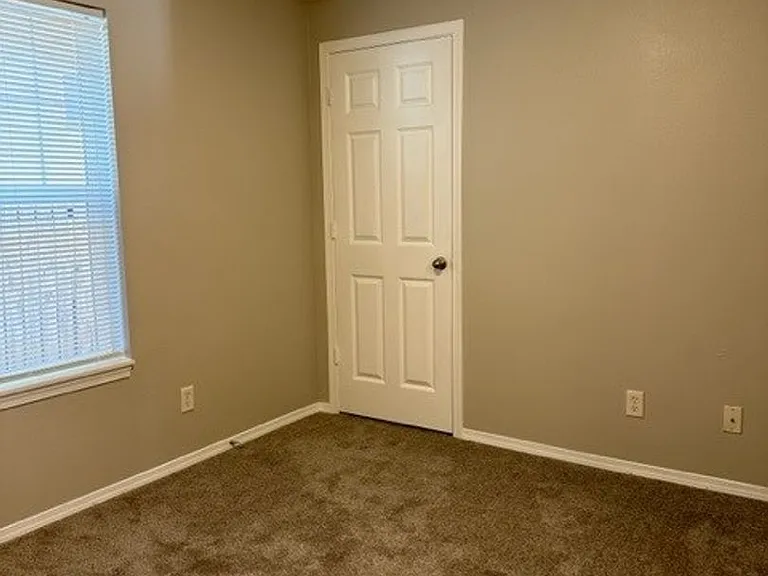 3440 Hawthorne Ave NE — Photo 27