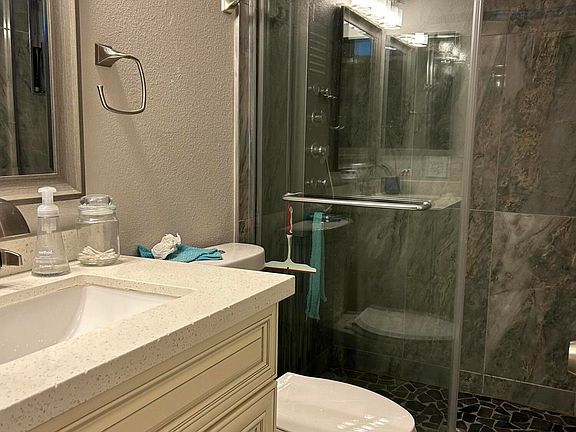 5th image of 1457 E EMERALD Avenue