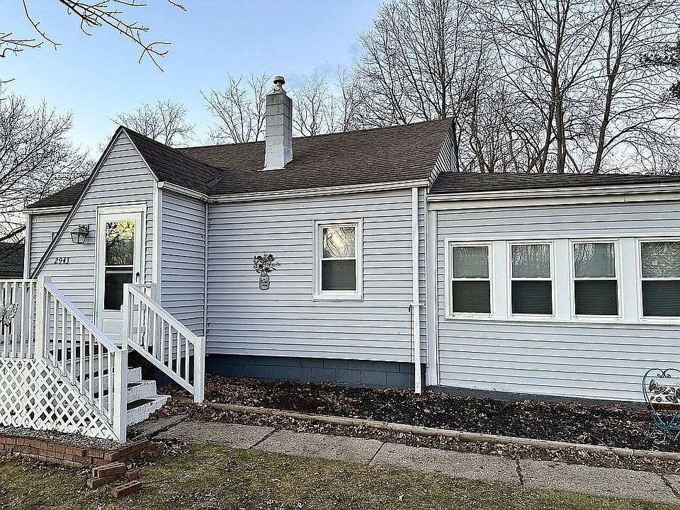 2nd image of 2943 Grove Rd
